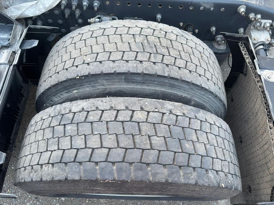 Продам резину на грузовик