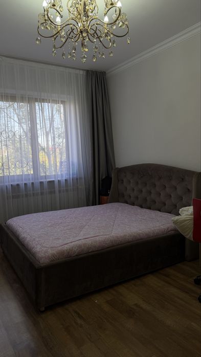 Продам двуспальную кровать