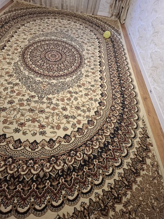 Gilam sotiladi holati yaxshi