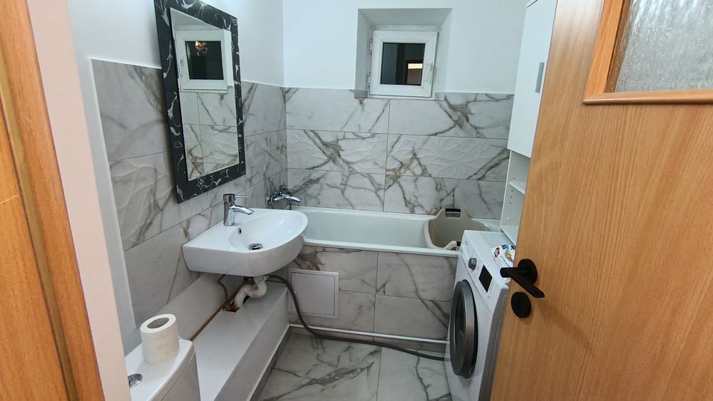 Închiriez apartament 2 camere Nicolina 2