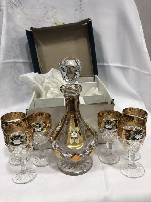 Сотилади богема графин 6 рюмкаси билан