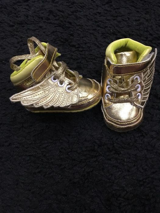 Nike Adidas буйки