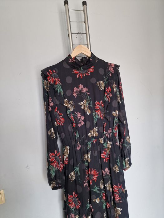 Страхотна дамска рокля HUGO BOSS  размер 42