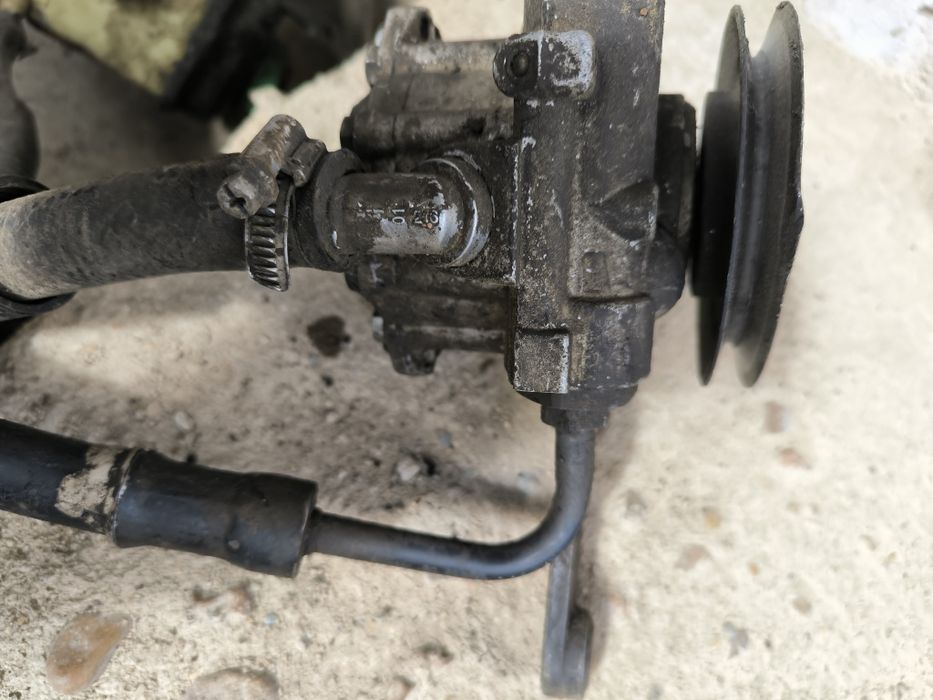 Насос ГУРа Гольф 2,3