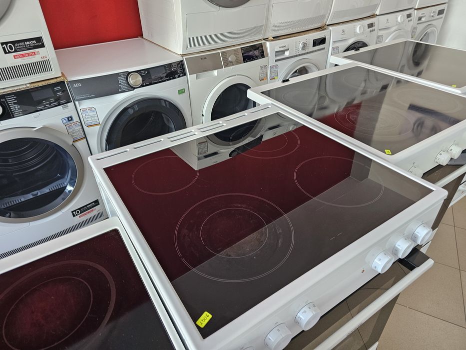 Свободностояща печка с керамичен плот Gorenje