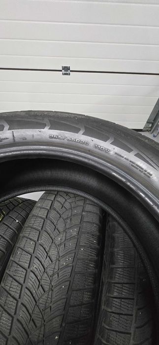 Set 4 anvelope iarna 255 55 r20 goodyear