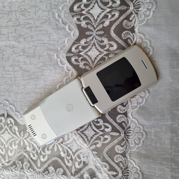 Премиум Motorola razr MS500W, достойная вашего имиджа!