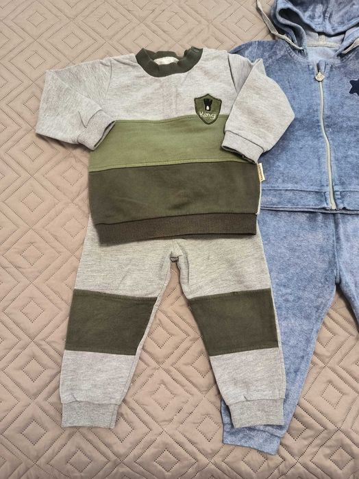 2 costume pentru bebeluși, mărimea 80, Bombonici