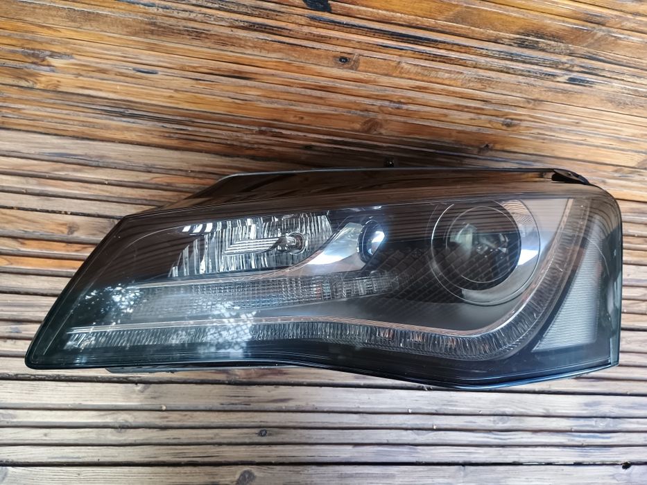Far stânga Audi A8 D4 2010-21013