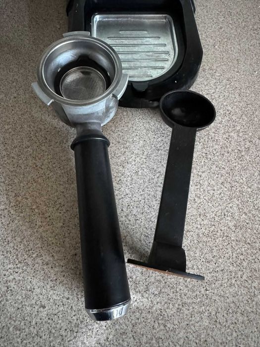 Espressor DeLonghi Dedica – stare foarte bună, compact