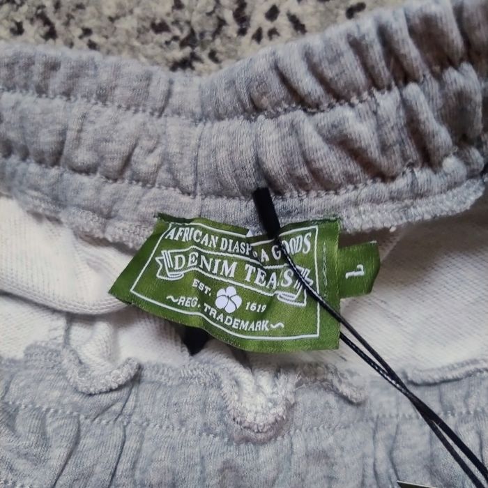 Pantaloni scurți Denim Tears (L) Noi cu eticheta