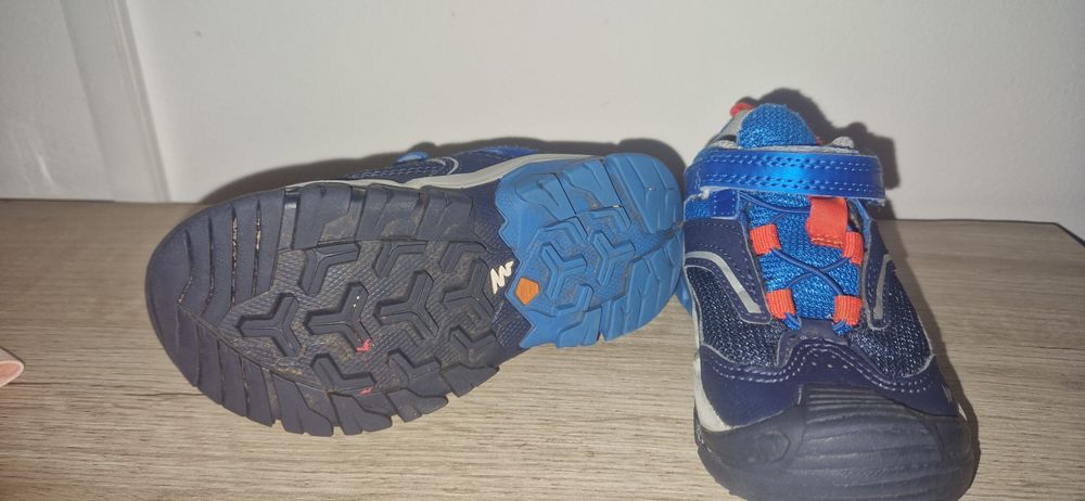 Adidasi Decathlon baiat masura 26