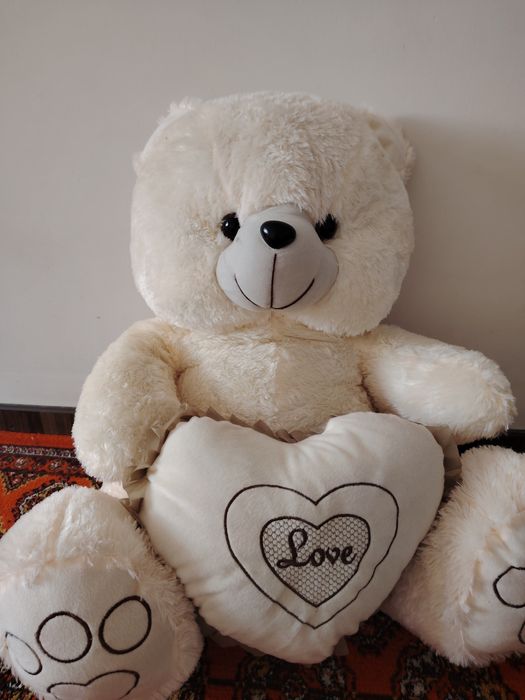 Ayiq igrushka, yangi, uzunligi 1 m