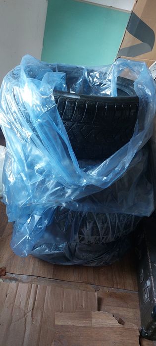 Продам шины R17 215/55