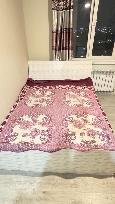 Кровать, диван, комот