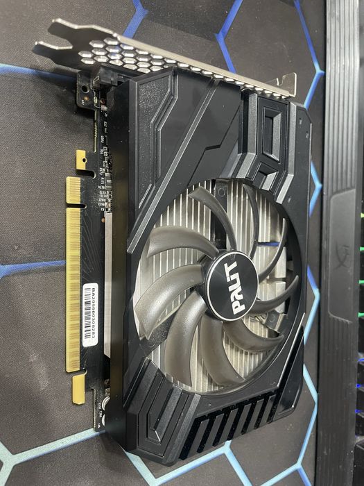 Видеокарта GTX 1650 4gb