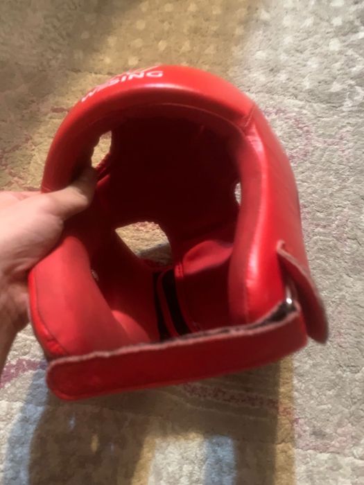 Шлем боксерский в отличном состоянии