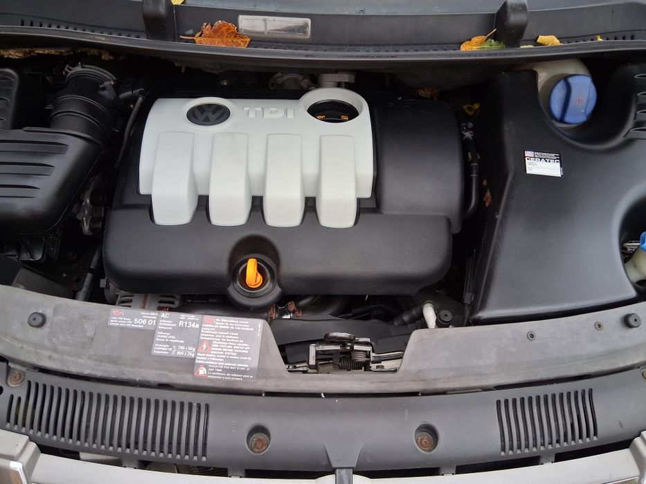 Vând Volkswagen Sharan