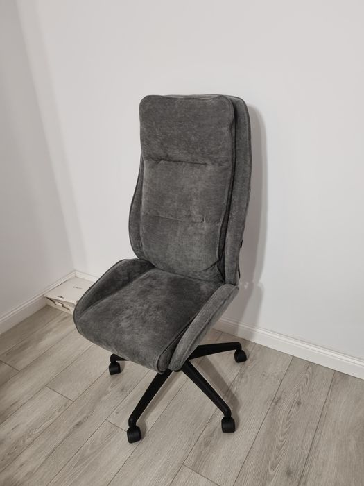 Scaun de birou rotativ