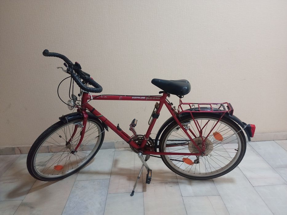 Велосипед в хорошем состоянии, полная комплектация как на рисунке.