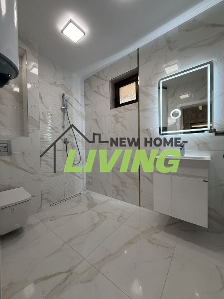 Продава се Тристаен апартамент в Пловдив, Остромила - 118 кв.м за 1992 €/кв.м - Снимка #9