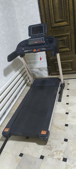 In new condition professional track lane