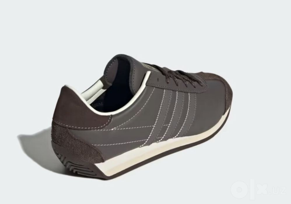 Yangi , original Adidas Country OG