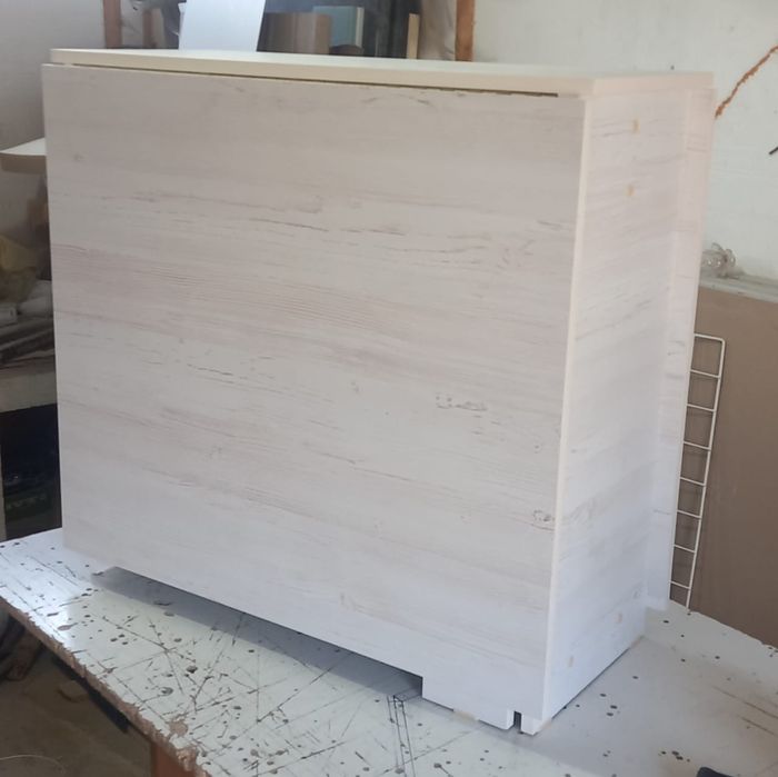 Продам стол книжку