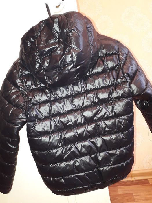 Продам ветровку на мальчика