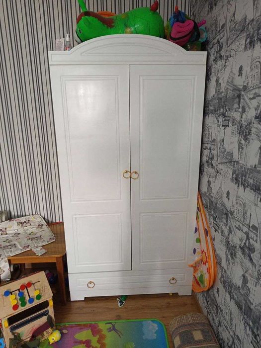 Шифоньер для детской спальни. Самовывоз.