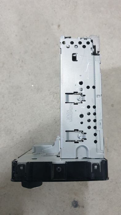 Продаетса автомагнитола с гарантией .