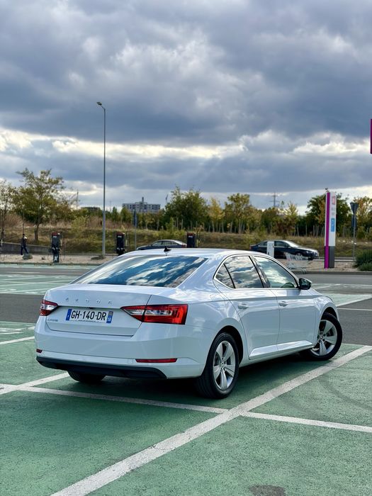 SKODA Superb 2022 — imagine 3