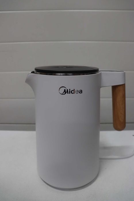 Електрическа кана Midea 1.5L (MK-HE1533) 2200W, регулиране на темп.