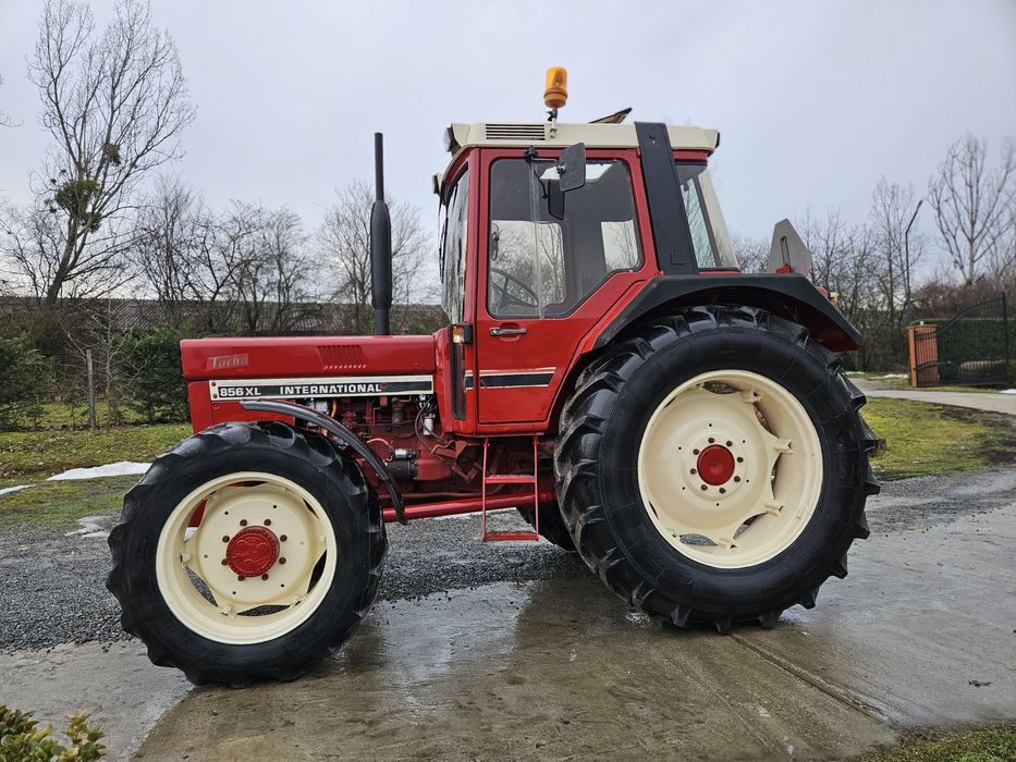 Tractor CASE International 856 XL