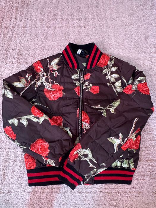 Дамско яке на рози