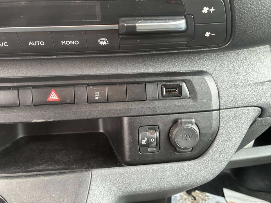 Товарен автомобил Toyota Proace