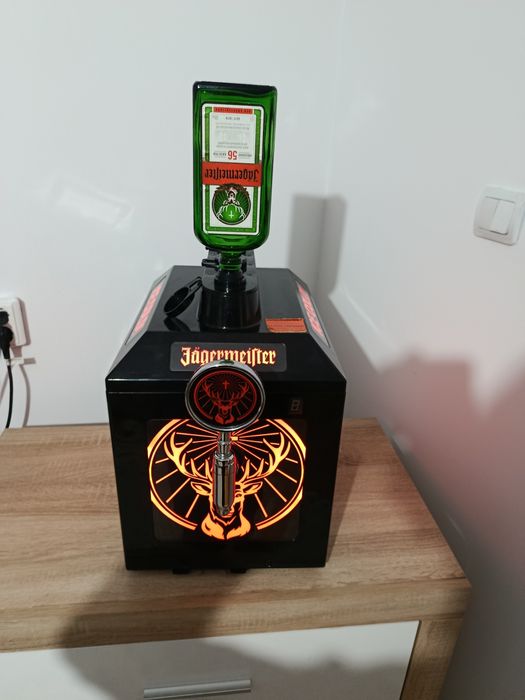 Vând dozator -racitor jagermeister