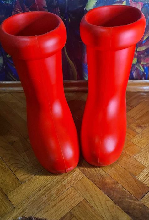 Ghete AstroBoy MSCHF rosii