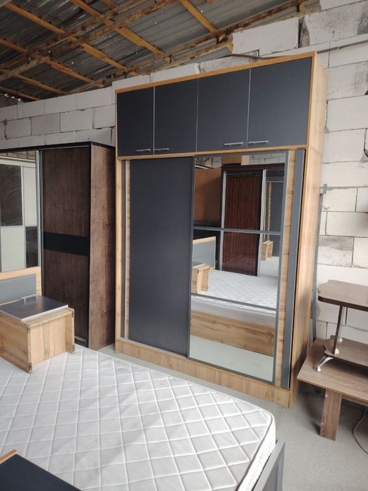 Шкафы в отличном состояние