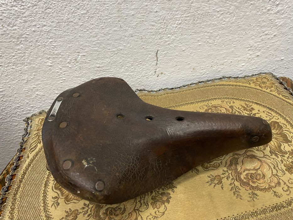 Ретро седалка от велосипед от естествена кожа