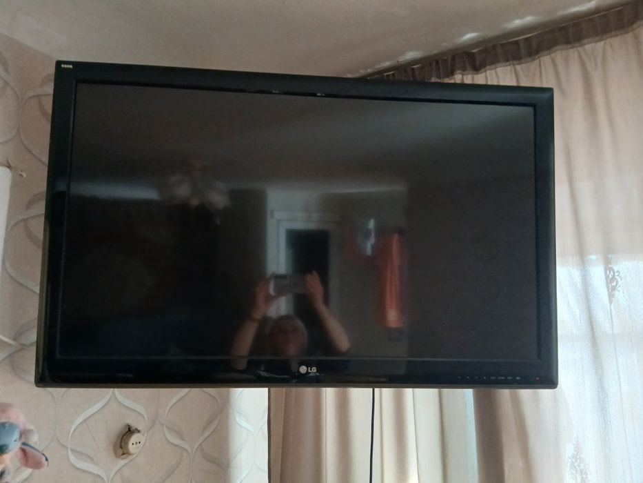 Продам телевизор LG