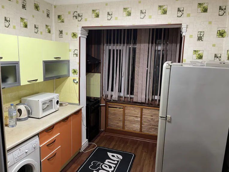 Квартира на Ц1-бибигон 2/6/9 общ пл 60м  с обстановкой