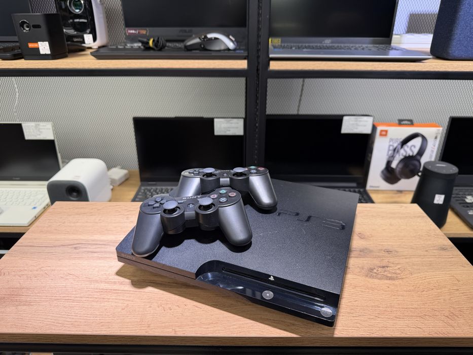 Sony PlayStation 3 Slim,300 GB,версия 4.82, 2 джойстика,с играми,1933/