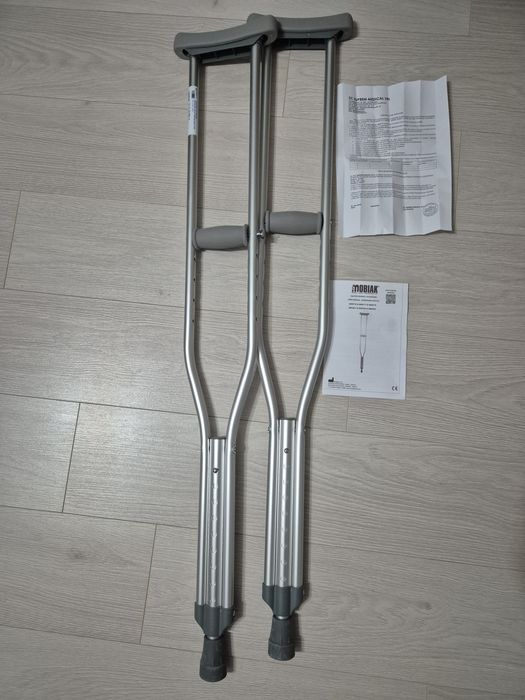 Vand cârje reglabile noi