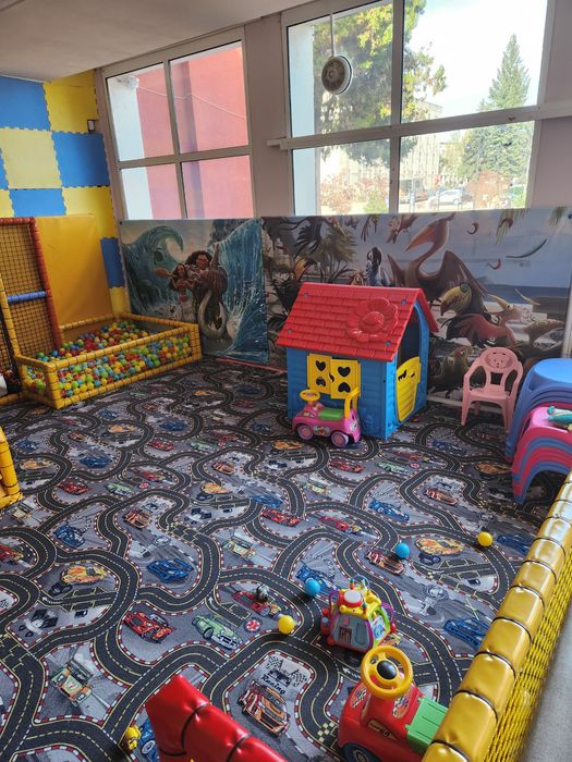 Детски кът,като нов !