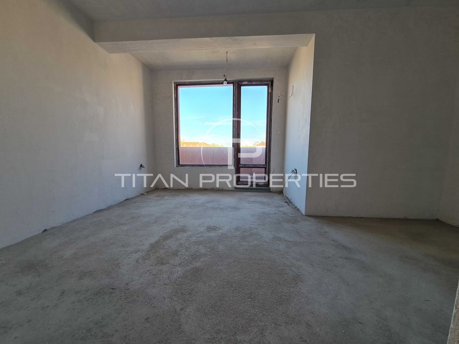 Тристаен апартамент в Центъра