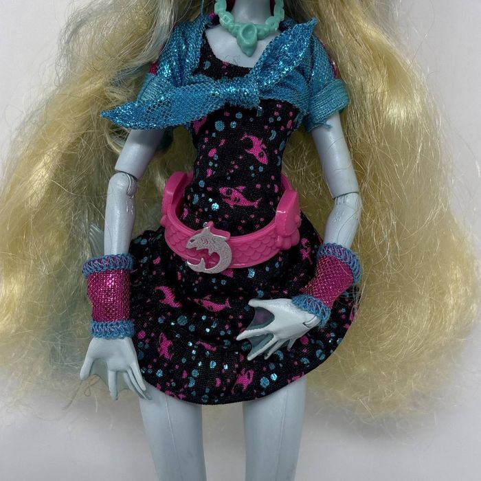 Лагуна Monster high