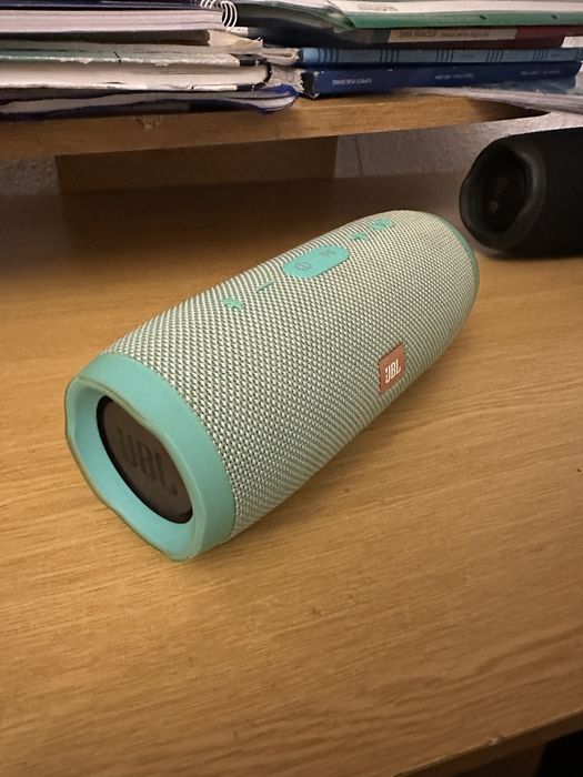 Vand boxa jbl charge 3