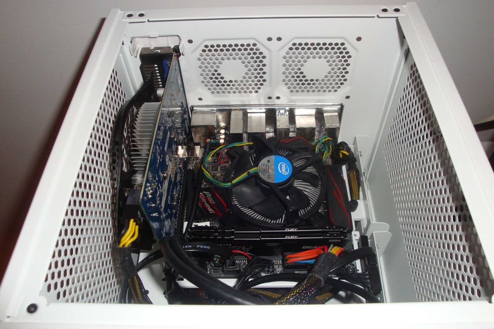 carcasa calculator cube thermaltake core v1 mini itx ventilator 20cm