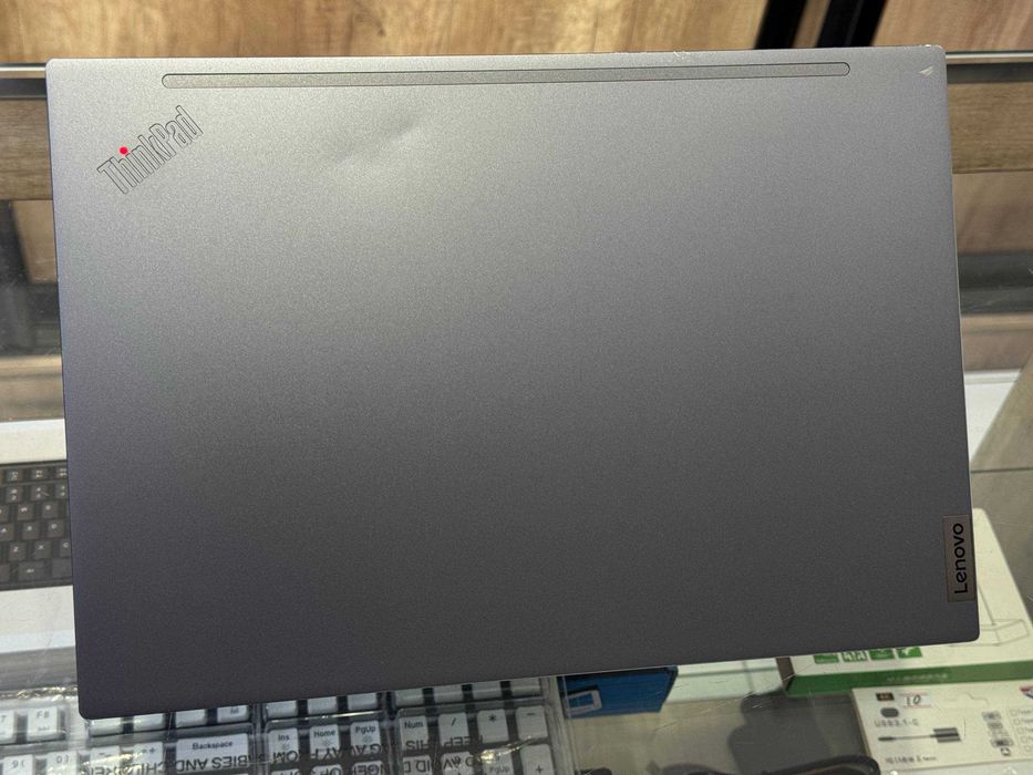 Lenovo ThinkPad T14s 4K IPS Core i7-1165G7  ram 16 ssd 256